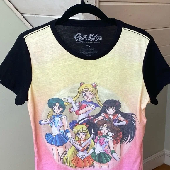 Sailor Moon Graphic T-Shirt Medium - Picture 4 of 9